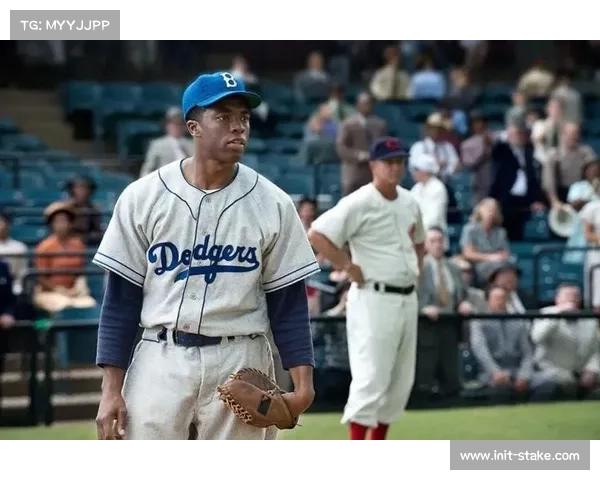 大联盟纪念杰基·罗宾逊日全体球员穿42号球衣传承平等与勇气精神