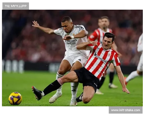 皇马对阵巴列卡诺半场胶着，姆巴佩频失破门良机