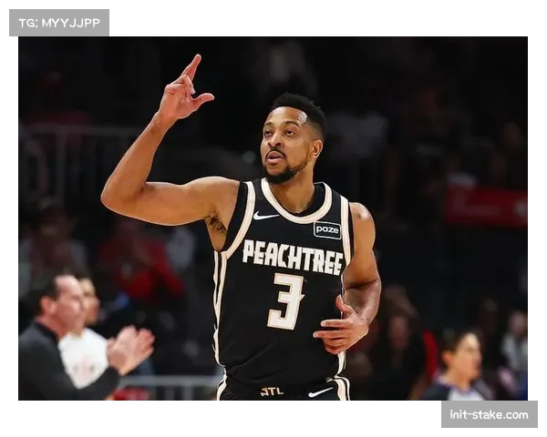 麦科勒姆的高效投篮如何助力老鹰半场领先，老将经验价值凸显